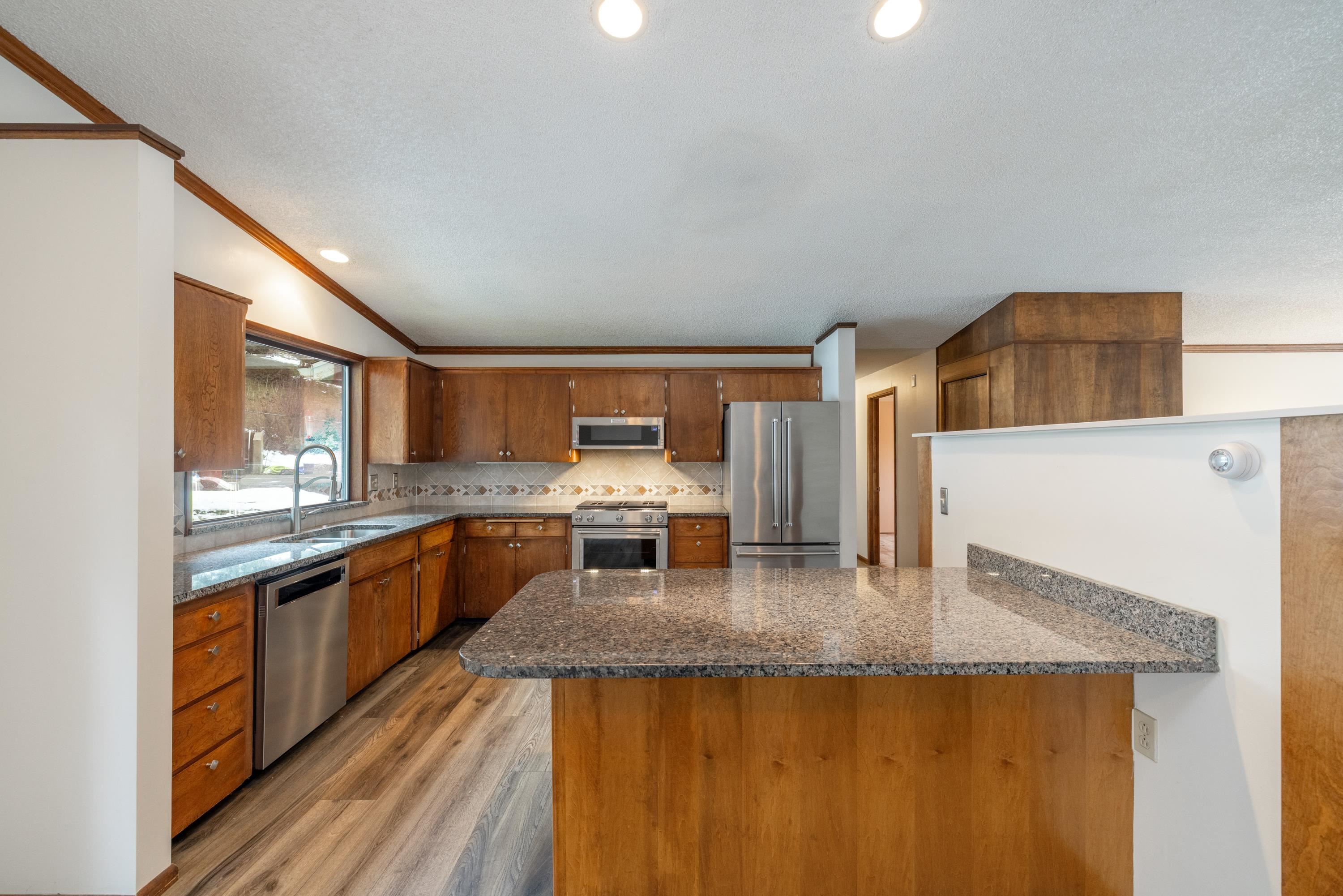 12704 East Apache Pass Road Spokane Valley, WA 99206 - Photo 11 of 37