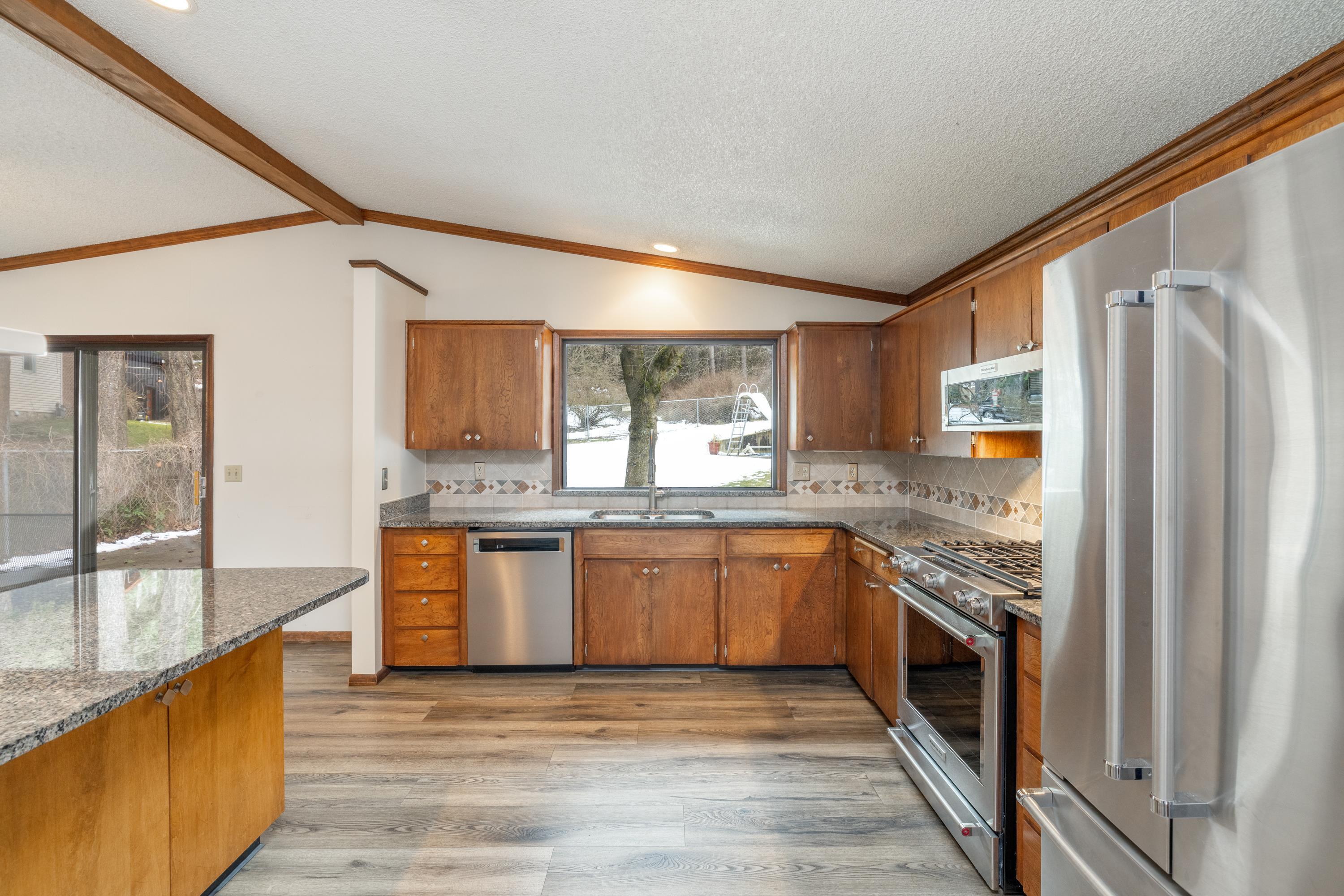 12704 East Apache Pass Road Spokane Valley, WA 99206 - Photo 10 of 37