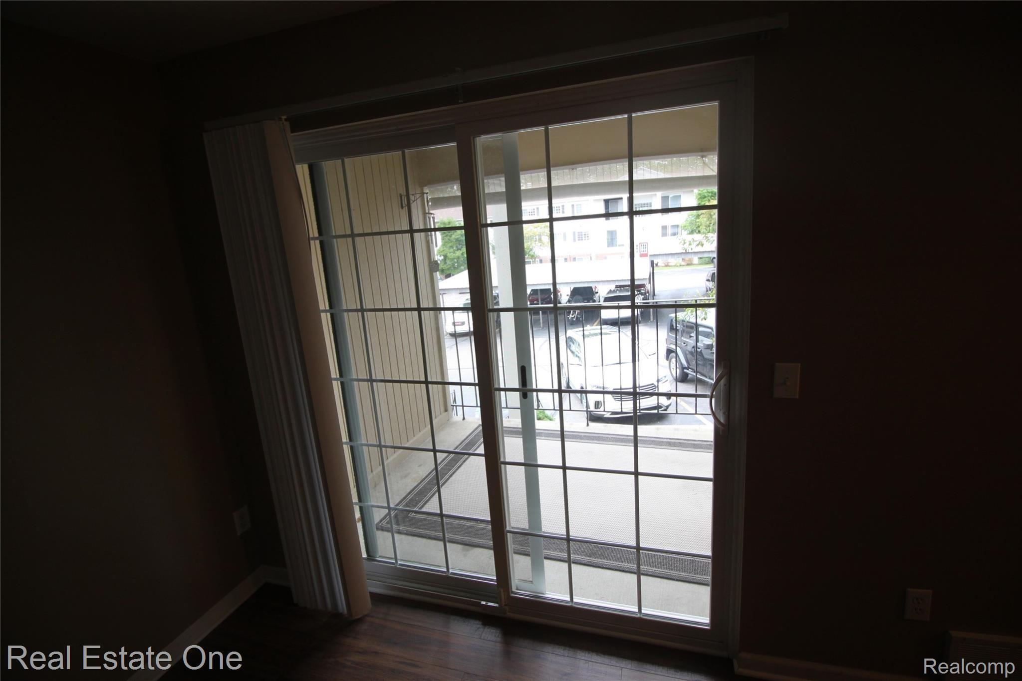 460 Baldwin Avenue, Unit 40 Rochester, MI 48307 - Photo 20 of 23 IMG_4127.JPG