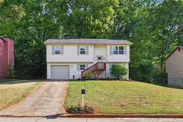 $300,000 | 2546 Candler Woods Drive, Decatur, GA 30032