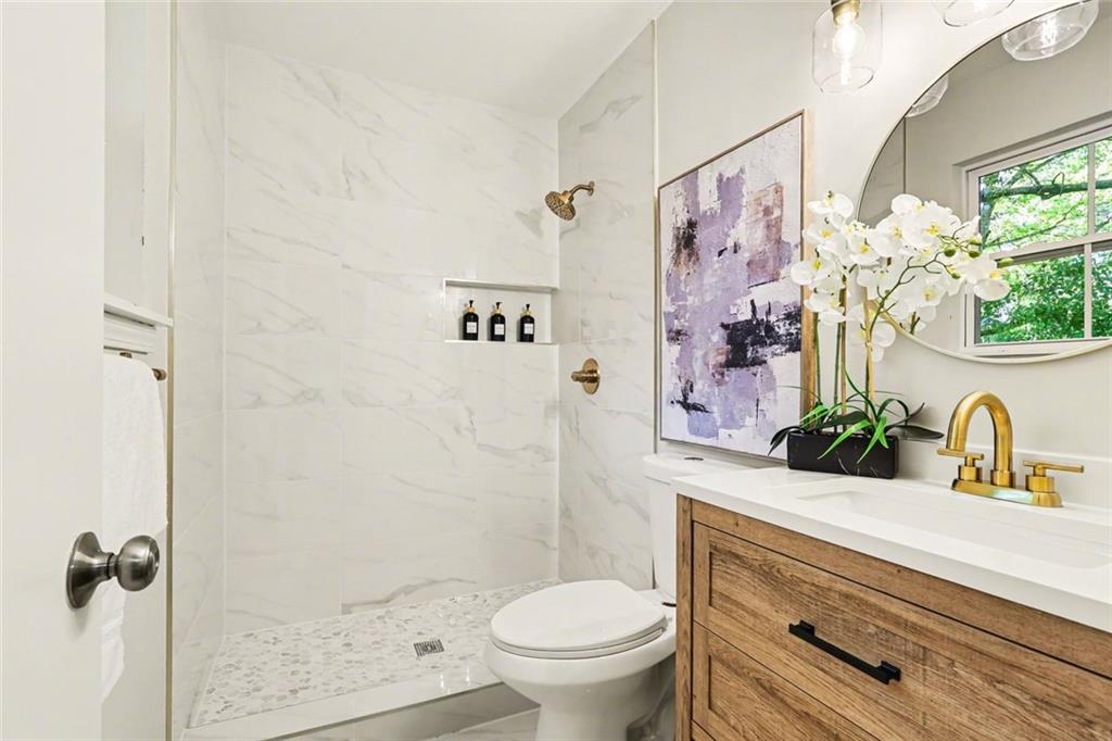 2546 Candler Woods Drive Decatur, GA 30032 - Photo 12 of 35