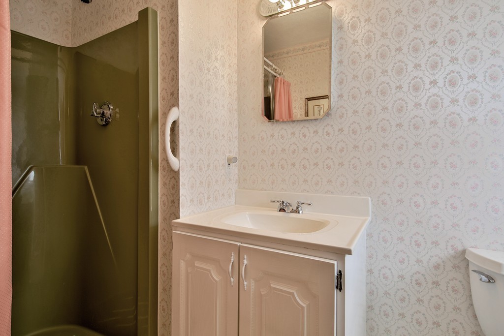 112 Davis Road Bedford, MA 01730 - Photo 12 of 27