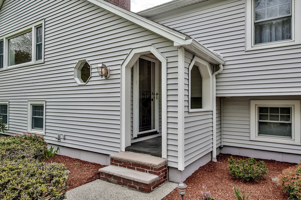 112 Davis Road Bedford, MA 01730 - Photo 23 of 27