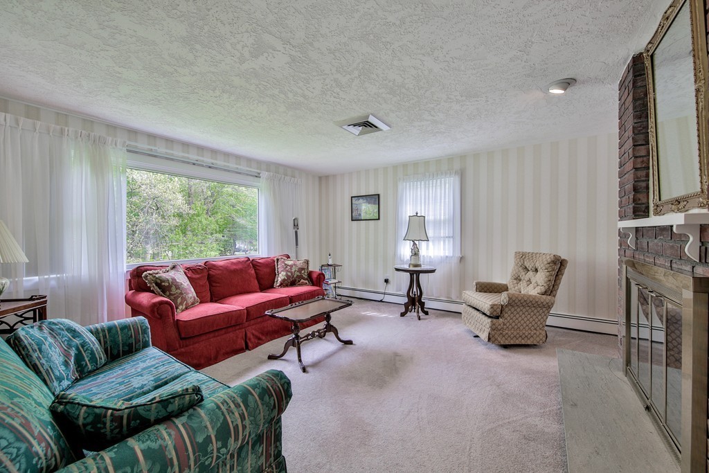 112 Davis Road Bedford, MA 01730 - Photo 5 of 27