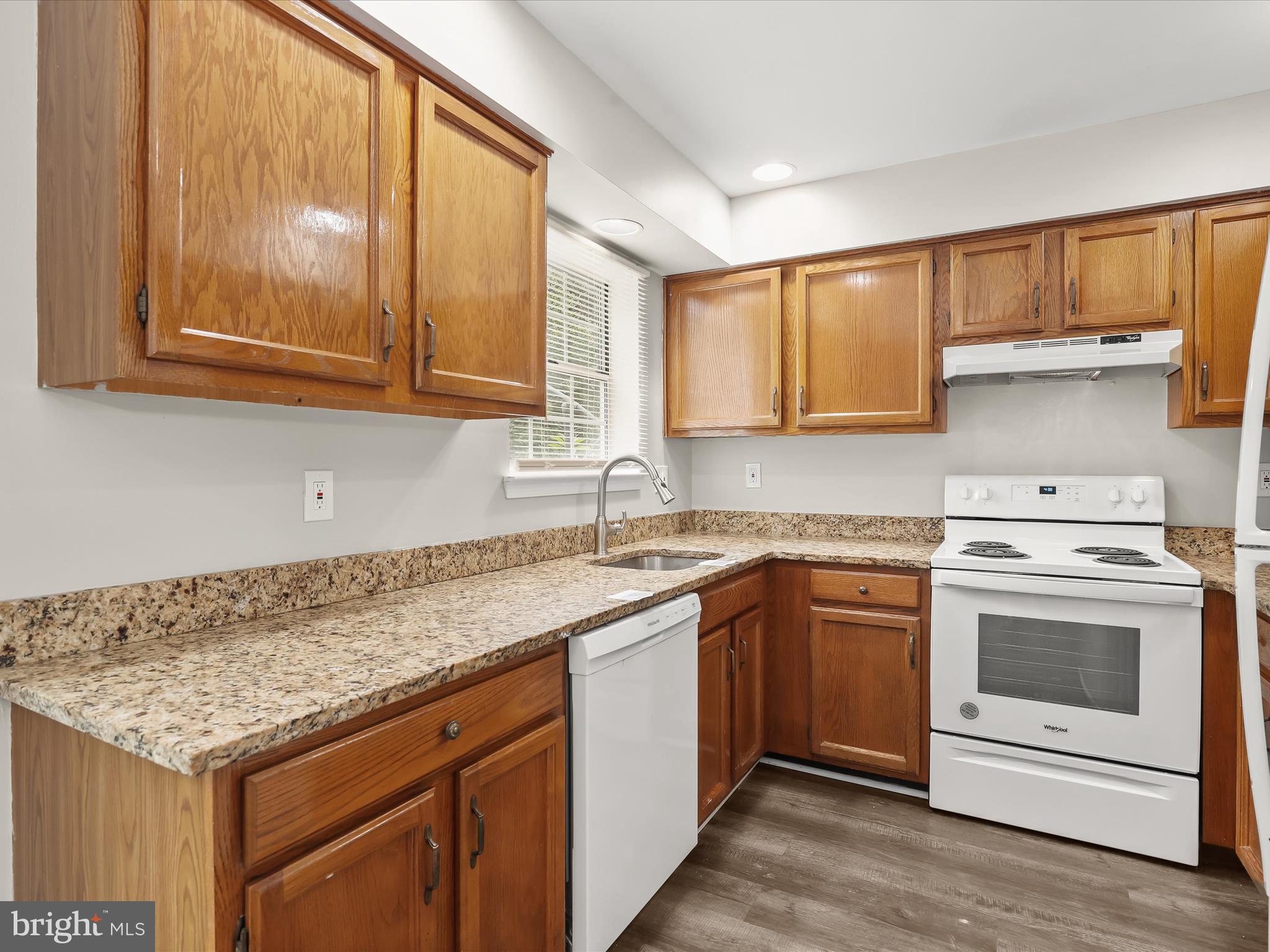 3754 Foxford Stream Road Nottingham, MD 21236 - Photo 6 of 22 Kitchen w/ granite counters