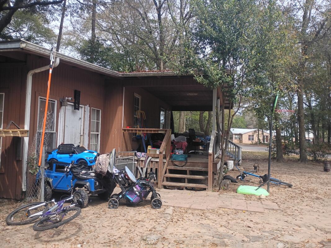 228 Cross Drive Crestview, FL 32536 - Photo 3 of 9 IMG_20260309_120350000_HDRpng