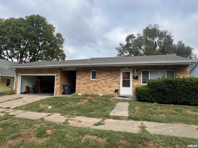 $319,900 | 911 Hamilton Street, Pekin, IL 61554