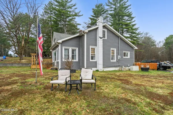 $400,000 | 112 Gifford Valley Road, Northampton, NY 12134