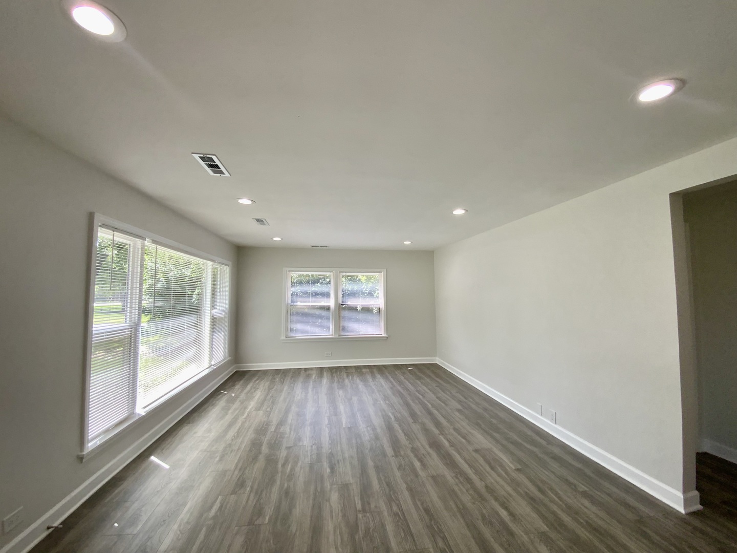 340 Sanders Road Northbrook, IL 60062 - Photo 4 of 16