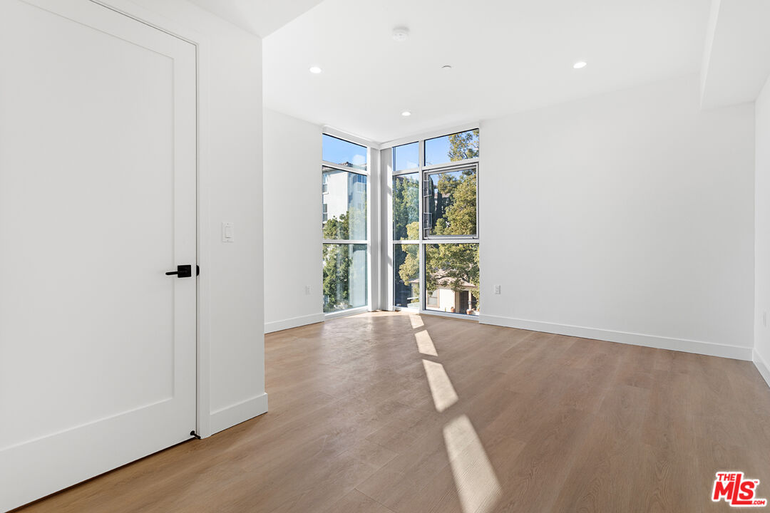 164 Chestnut Street, Unit 402 Pasadena, CA 91103 - Photo 11 of 32