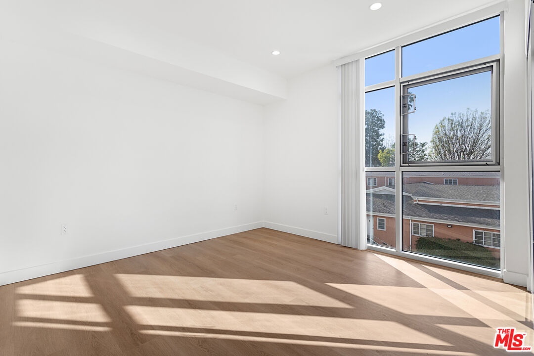 164 Chestnut Street, Unit 402 Pasadena, CA 91103 - Photo 16 of 32