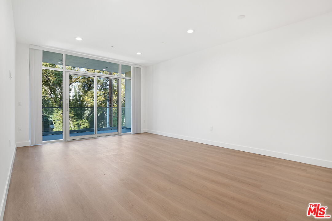 164 Chestnut Street, Unit 402 Pasadena, CA 91103 - Photo 6 of 32