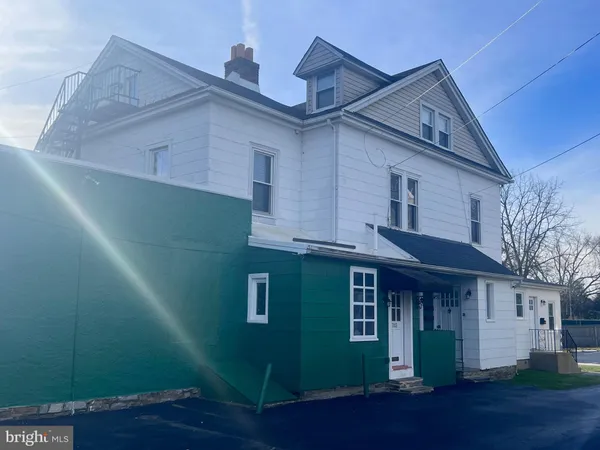 $1,500 | 703 Bethlehem Pike, Unit 1R, Glenside, PA 19038