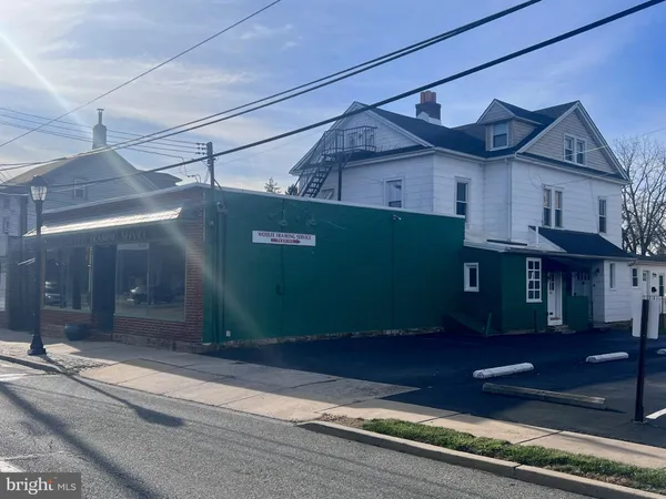 $1,500 | 703 Bethlehem Pike, Unit 1R, Glenside, PA 19038