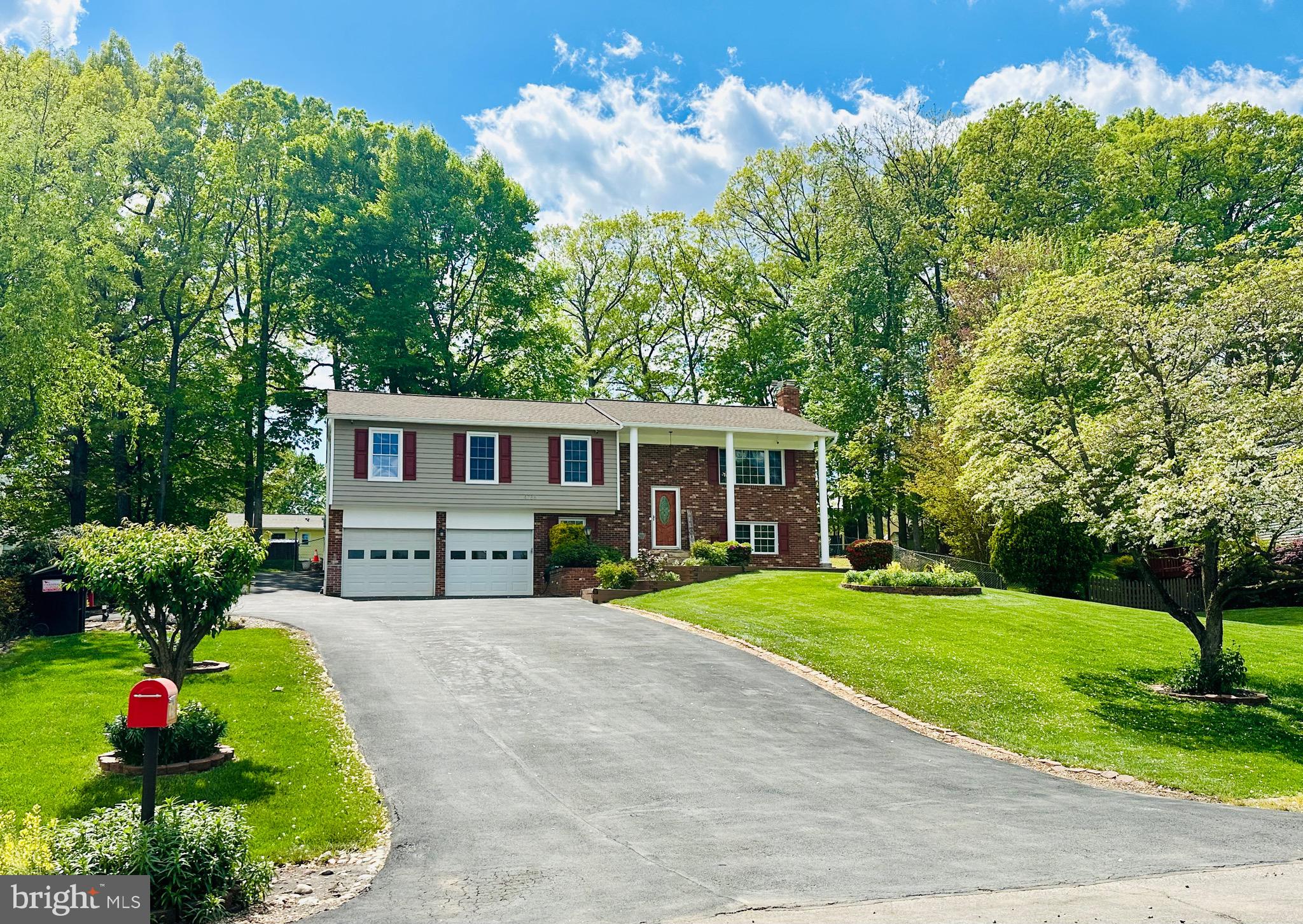 4786 Kelly Road Woodbridge, VA 22193 - Photo 1 of 64 Gallery Image 1