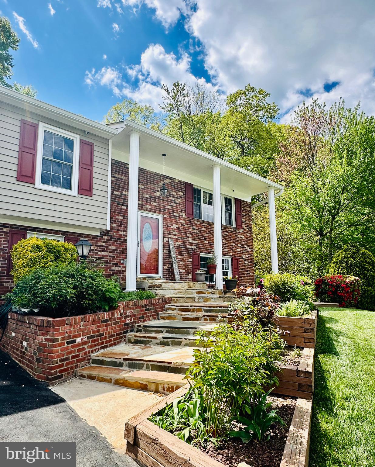 4786 Kelly Road Woodbridge, VA 22193 - Photo 2 of 64 Profesional landscaping