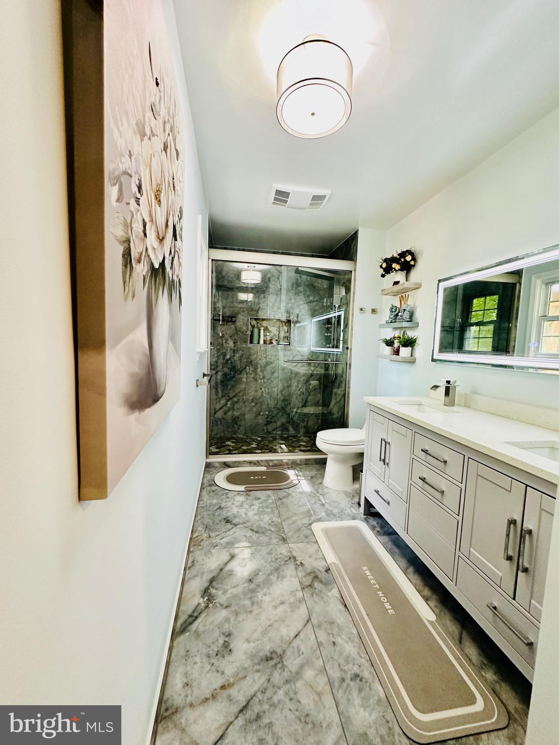 4786 Kelly Road Woodbridge, VA 22193 - Photo 29 of 64 Master Bathroom