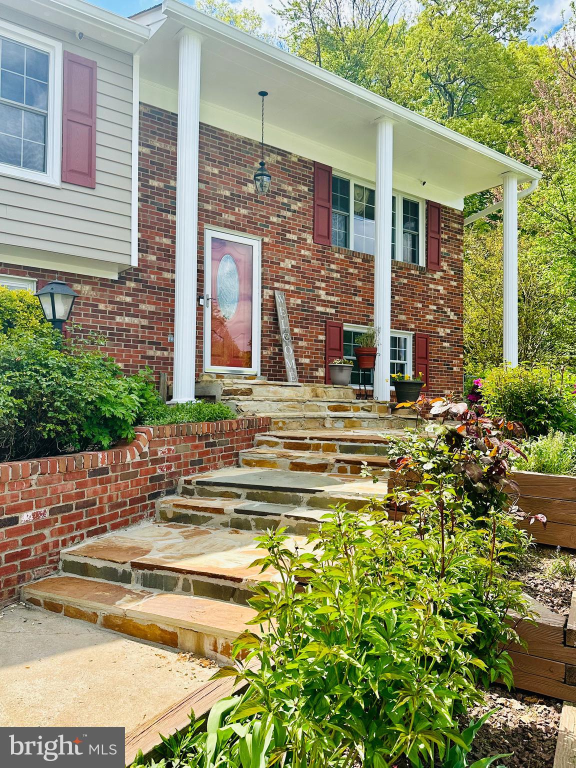 4786 Kelly Road Woodbridge, VA 22193 - Photo 3 of 64 Gallery Image 3