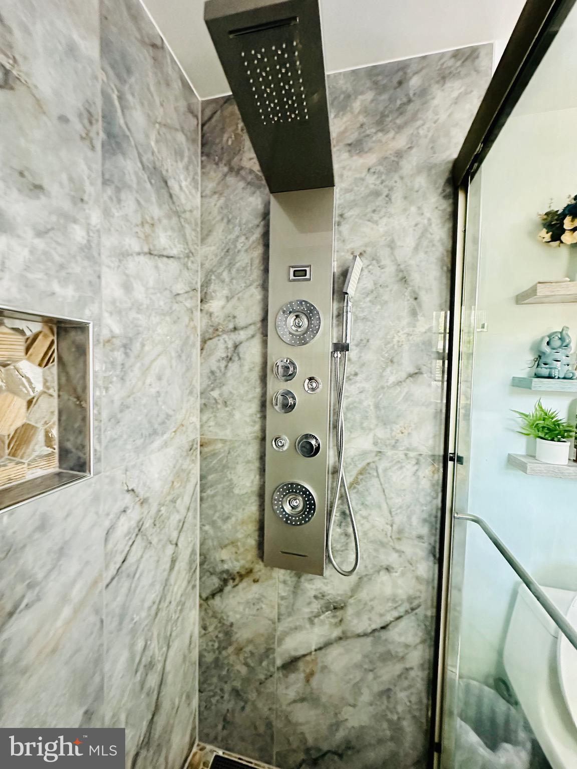 4786 Kelly Road Woodbridge, VA 22193 - Photo 32 of 64 Gallery Image 32