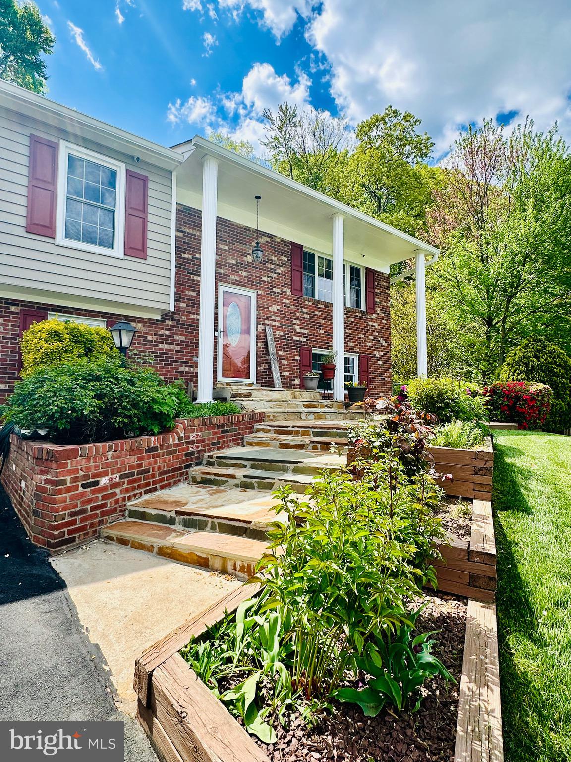 4786 Kelly Road Woodbridge, VA 22193 - Photo 4 of 64 Gallery Image 4