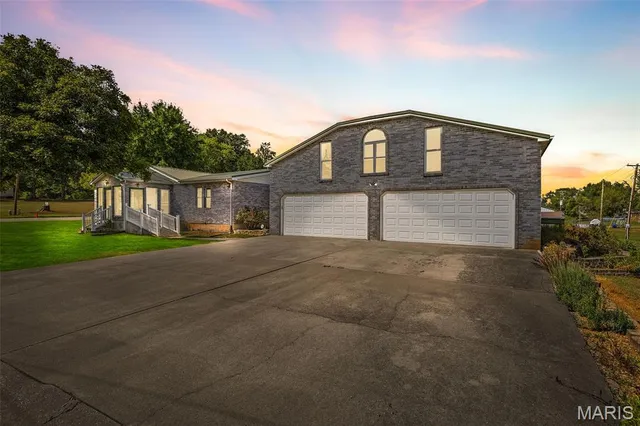 $325,000 | 308 Robinson Street, Fredericktown, MO 63645