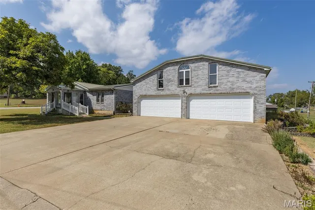 $325,000 | 308 Robinson Street, Fredericktown, MO 63645