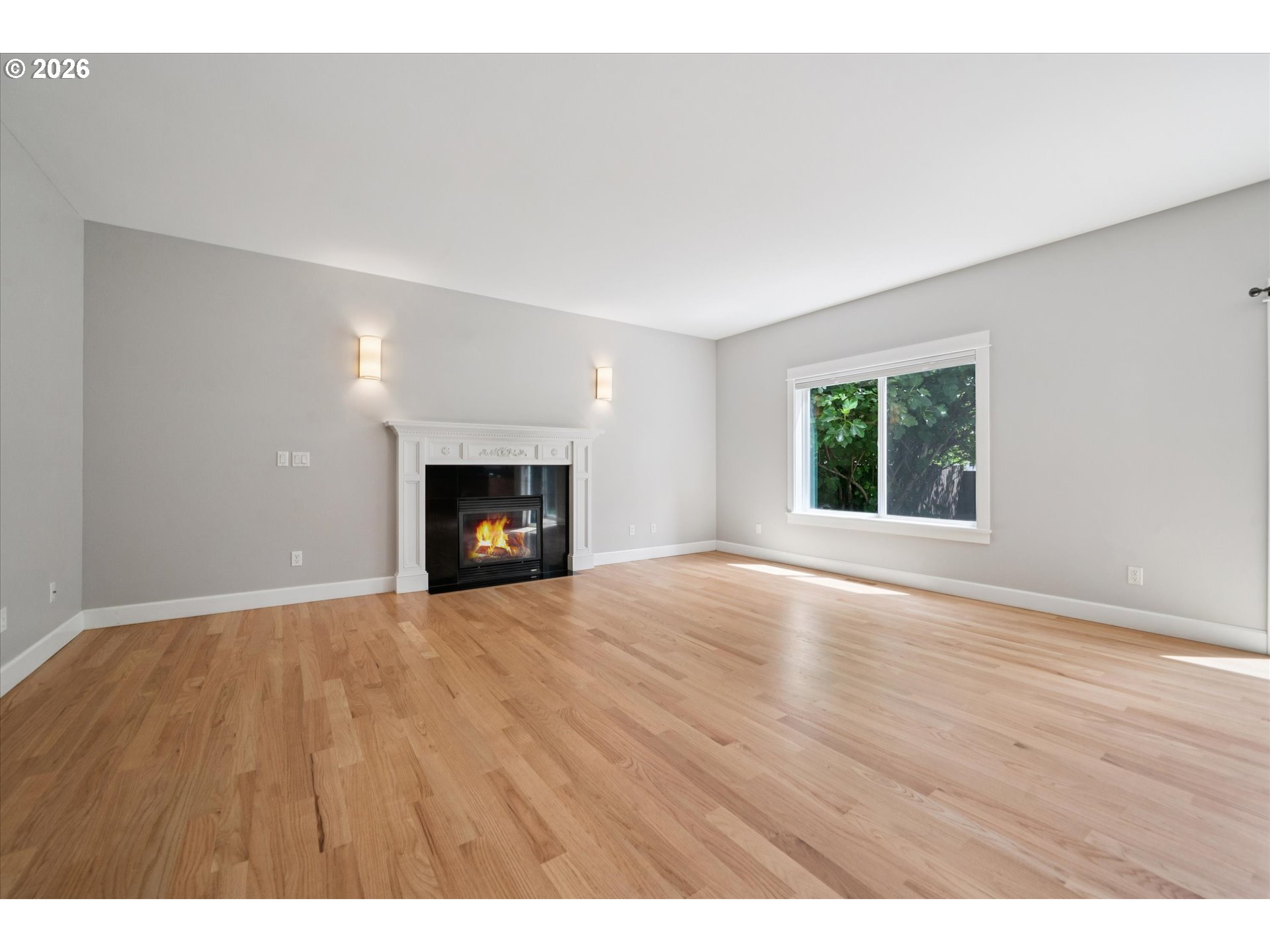4434 Southwest Arnold Street Portland, OR 97219 - Photo 4 of 43 Gallery Image 4