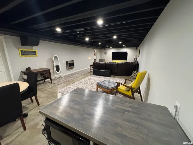 $315,000 | 11675 East Radio Tower Road, Mount Vernon, IL 62864