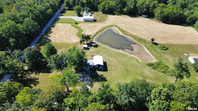 $315,000 | 11675 East Radio Tower Road, Mount Vernon, IL 62864