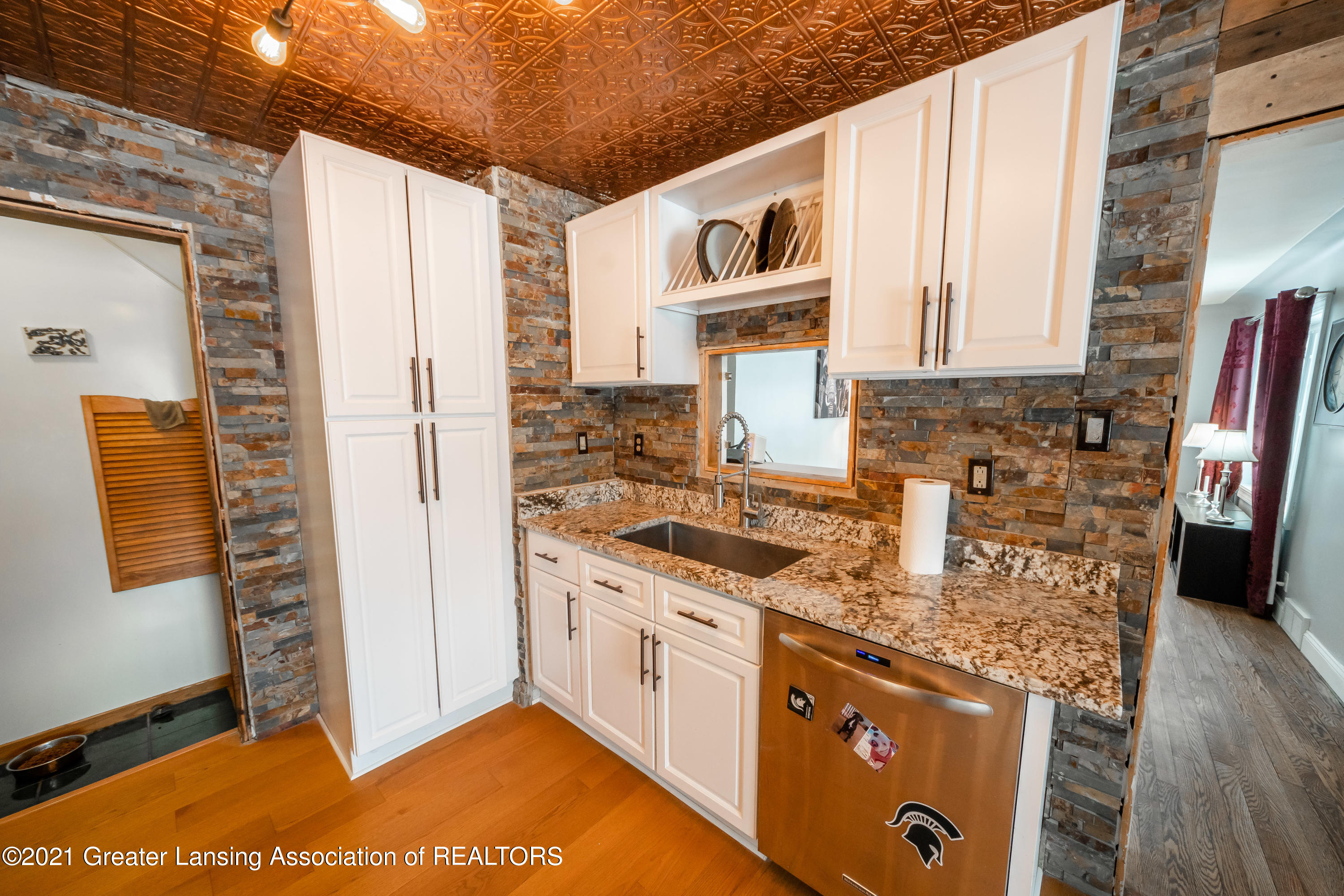 980 Haslett Road Haslett, MI 48840 - Photo 12 of 50 HaslettRd-10