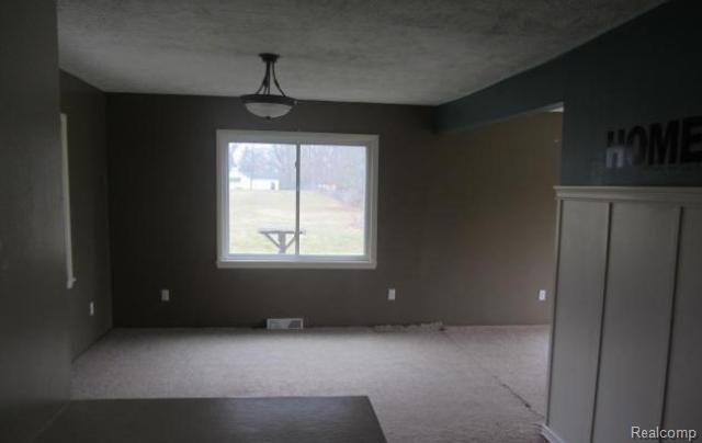 1890 Dick Road Ionia, MI 48846 - Photo 7 of 10 DINING.jpg