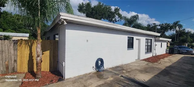 $2,300 | 2027 Bentley Street, Orlando, FL 32805