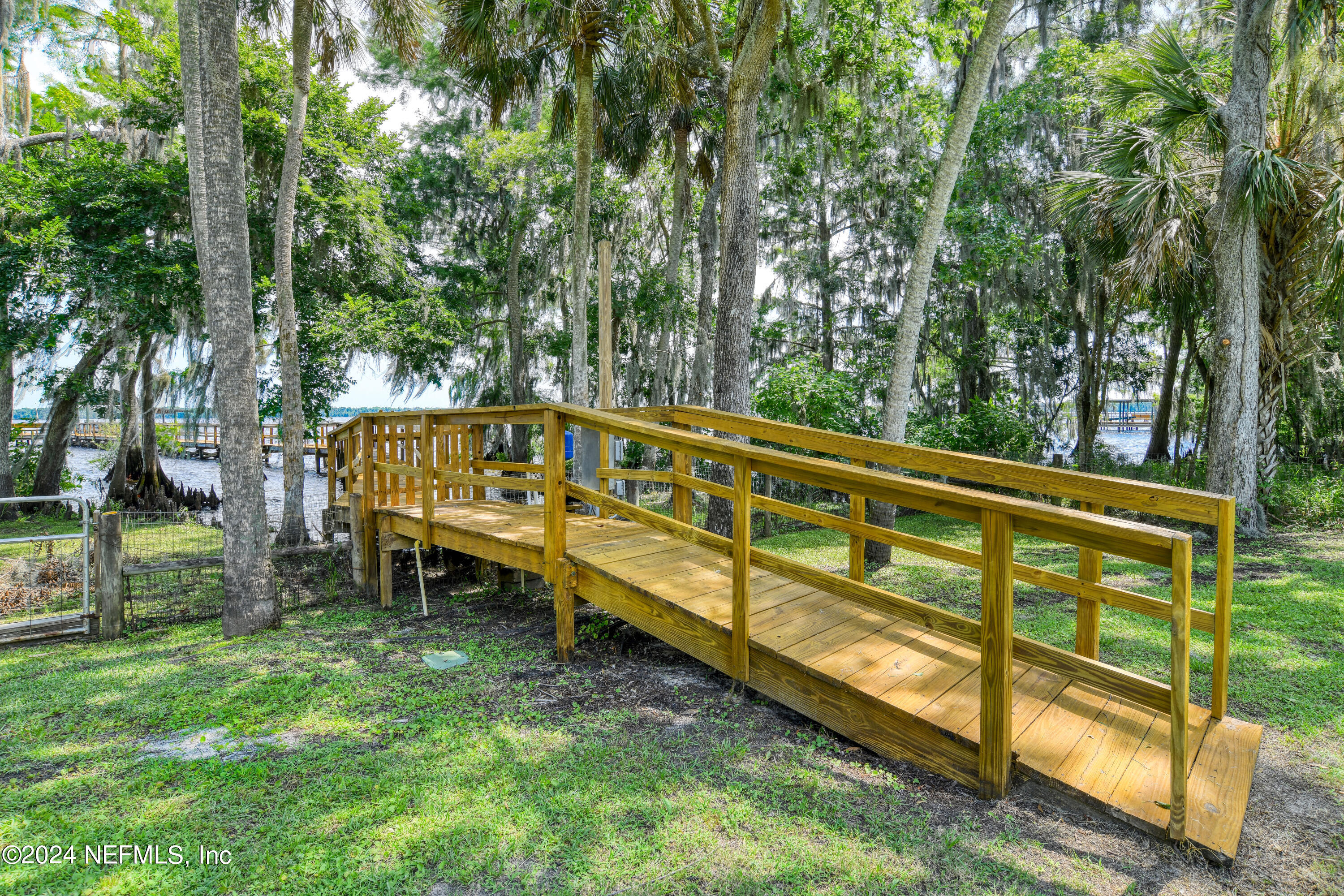 560 Clifton Road Crescent City, FL 32112 - Photo 28 of 73 a view of park with trees in the background