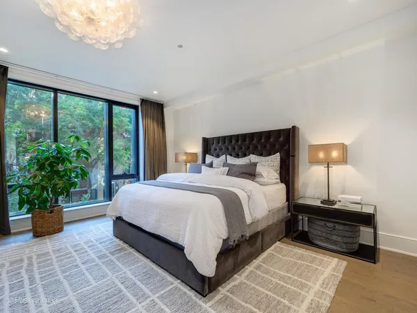 $2,950,000 | 21 North May Street, Unit 305, Chicago, IL 60607