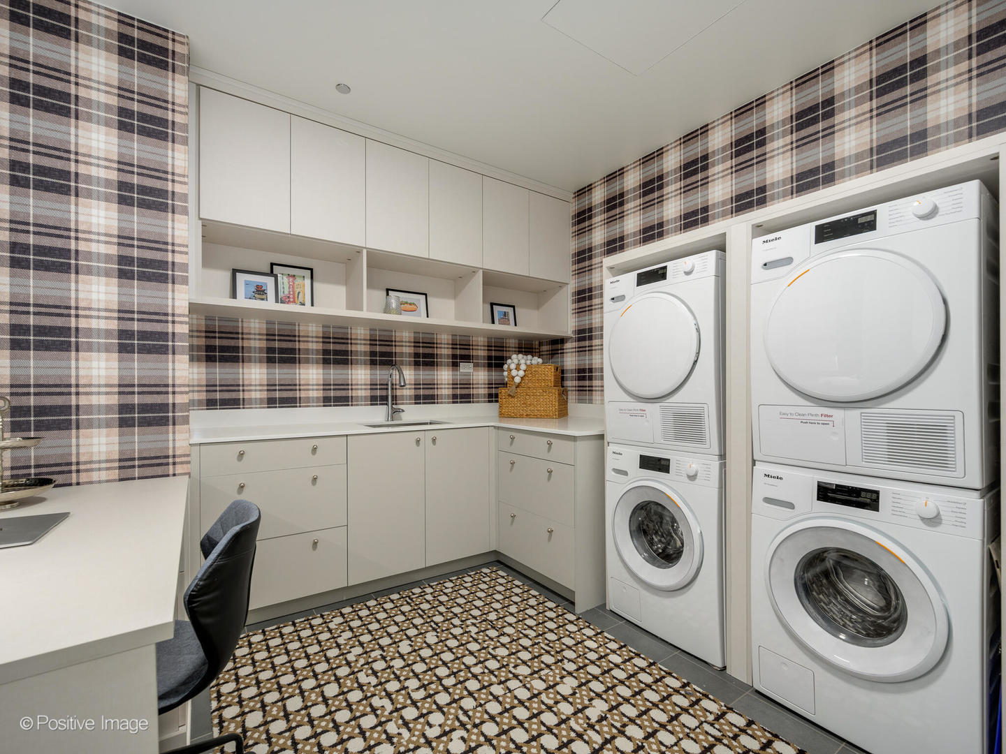 21 North May Street, Unit 305 Chicago, IL 60607 - Photo 27 of 38