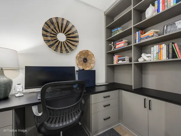 $2,950,000 | 21 North May Street, Unit 305, Chicago, IL 60607