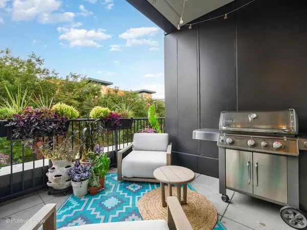 $2,950,000 | 21 North May Street, Unit 305, Chicago, IL 60607