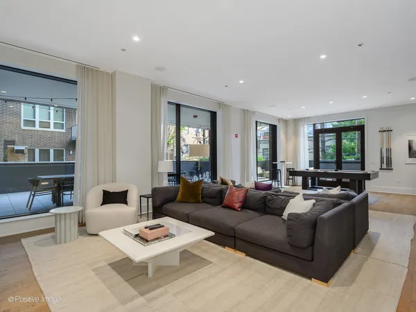 $2,950,000 | 21 North May Street, Unit 305, Chicago, IL 60607