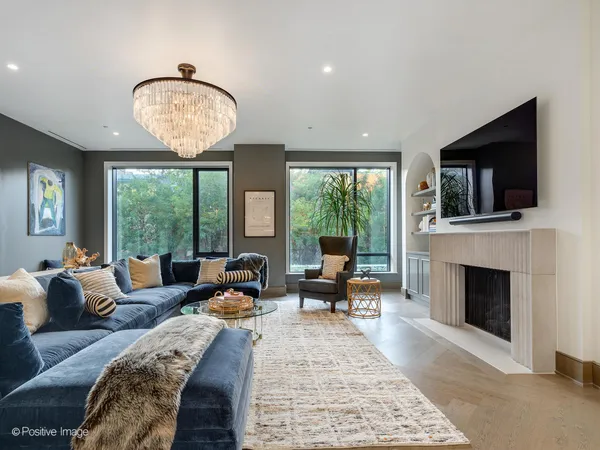 $2,950,000 | 21 North May Street, Unit 305, Chicago, IL 60607