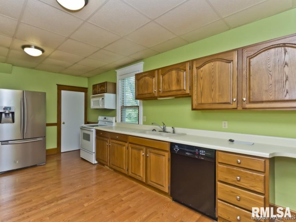 30 West Hoechester Road Springfield, IL 62711 - Photo 4 of 36