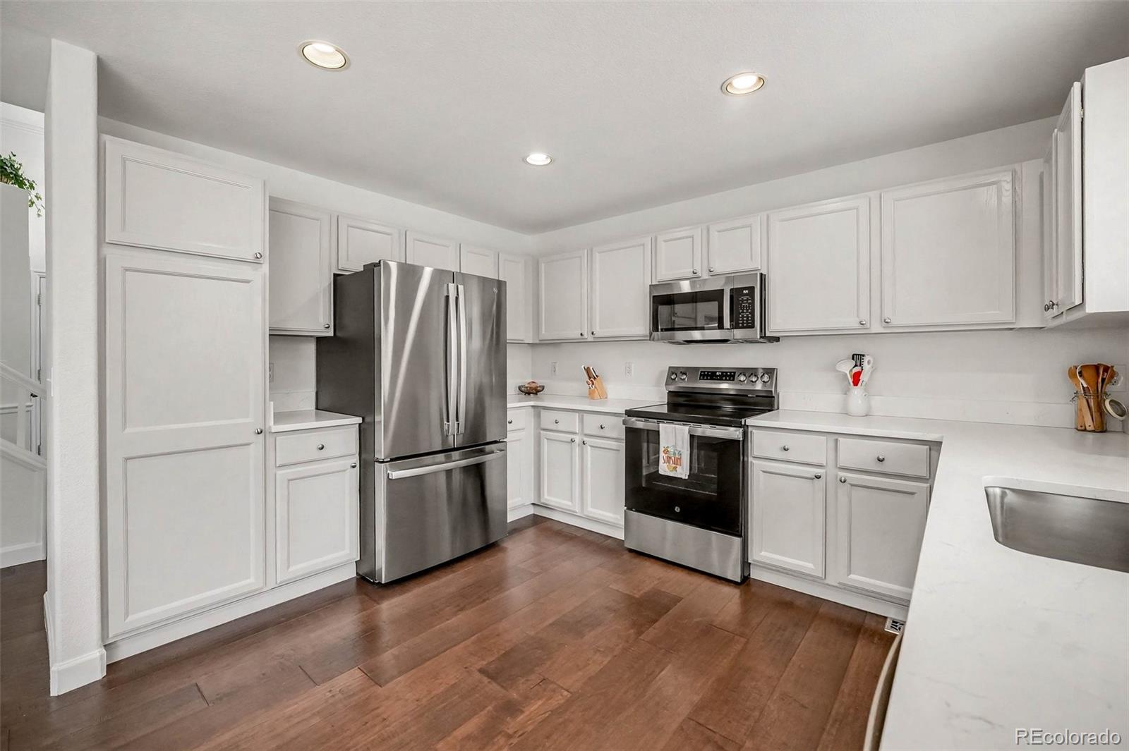 9308 Wolfe Drive Highlands Ranch, CO 80129 - Photo 15 of 50