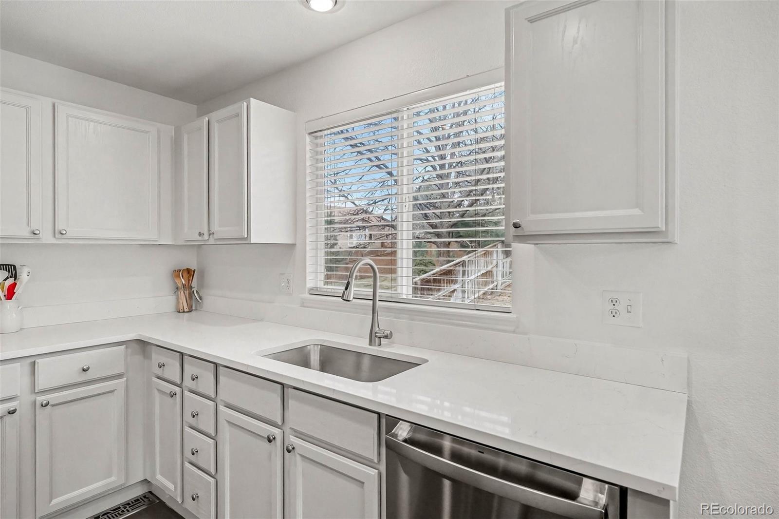 9308 Wolfe Drive Highlands Ranch, CO 80129 - Photo 17 of 50