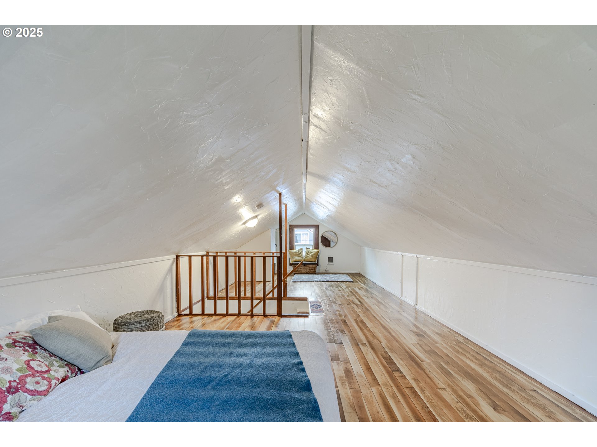 3797 Kincaid Street Eugene, OR 97405 - Photo 33 of 37 a view of entryway with wooden floor