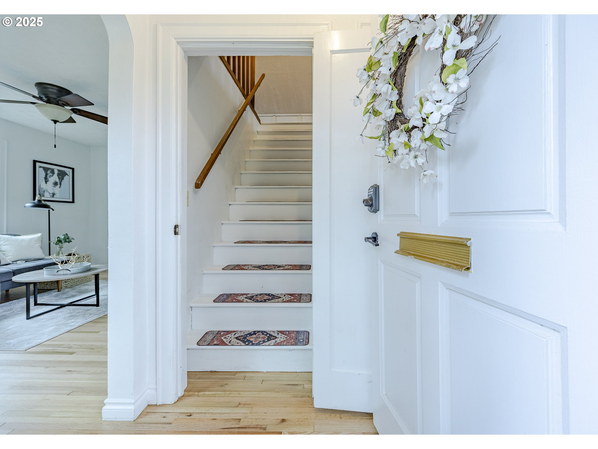3797 Kincaid Street Eugene, OR 97405 - Photo 4 of 37 a view of entryway