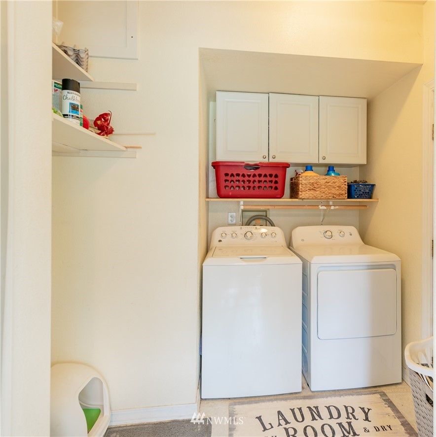 6565 Old Guide Road Bellingham, WA 98226 - Photo 18 of 27 a utility room with dryer and washer