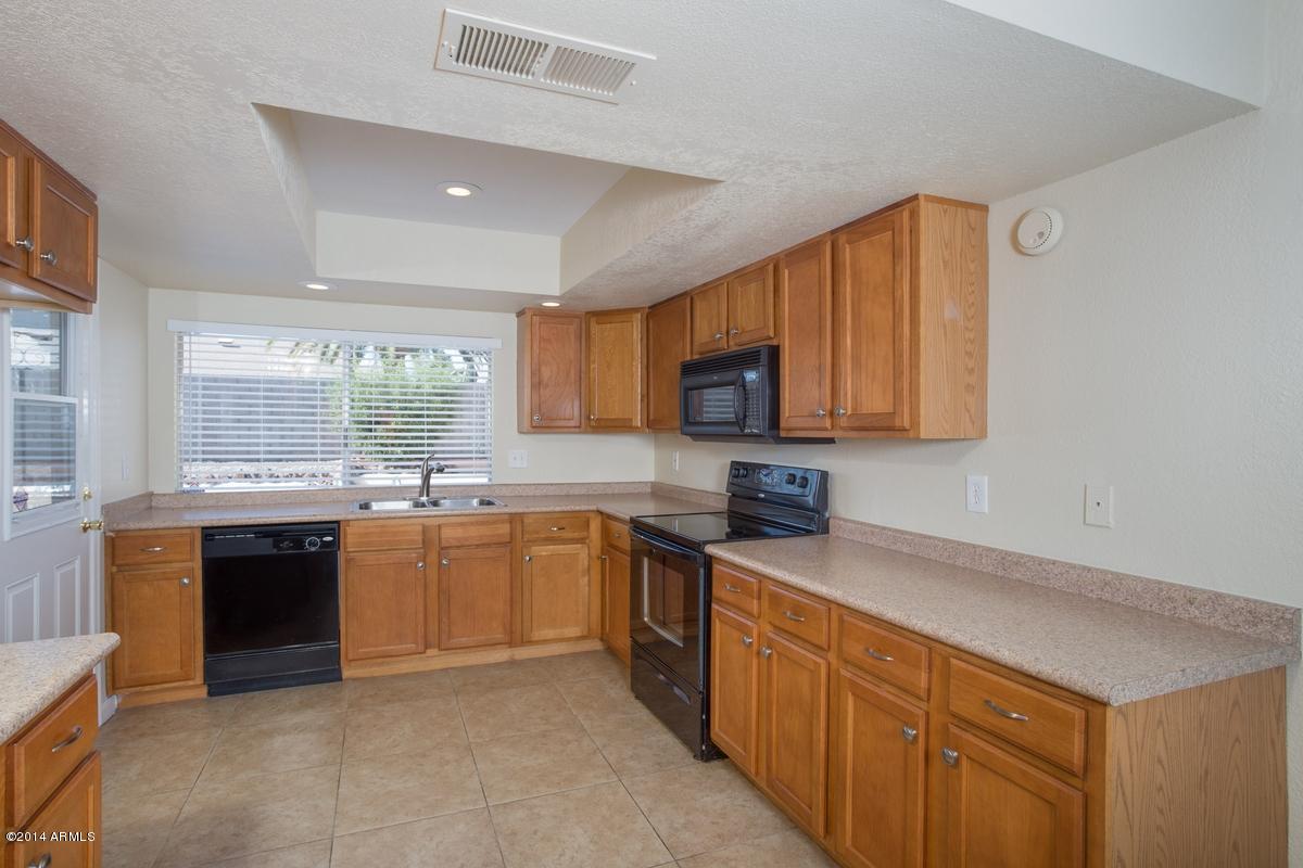 4158 West Hearn Road Phoenix, AZ 85053 - Photo 5 of 15 5
