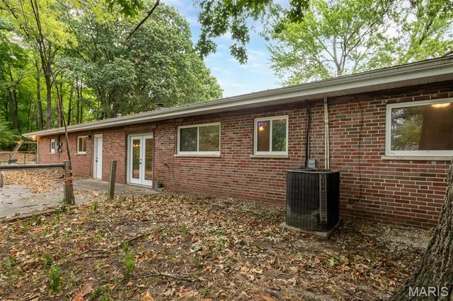 $259,900 | 1227 Teson Road, Hazelwood, MO 63042