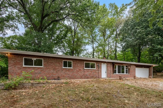 $259,900 | 1227 Teson Road, Hazelwood, MO 63042