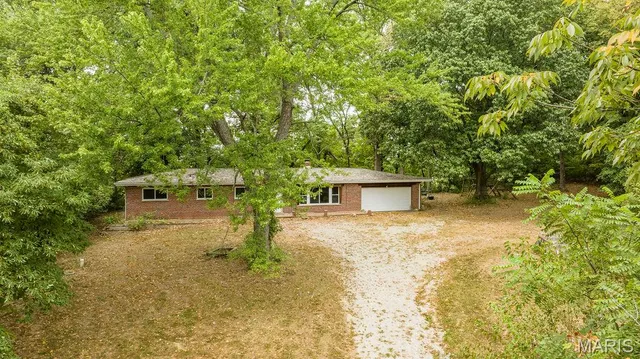 $259,900 | 1227 Teson Road, Hazelwood, MO 63042