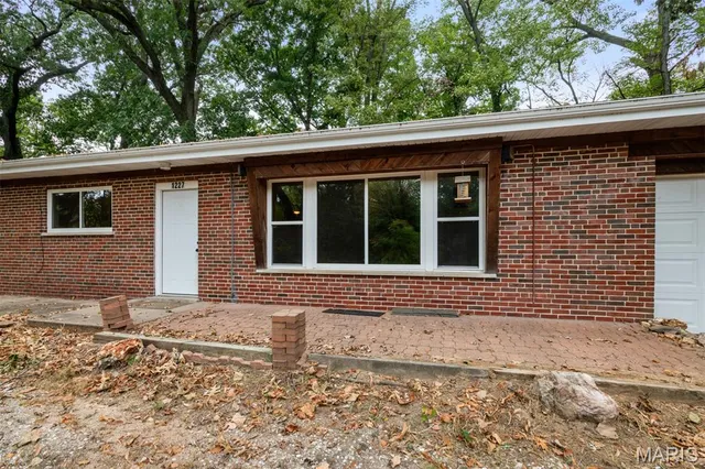 $259,900 | 1227 Teson Road, Hazelwood, MO 63042